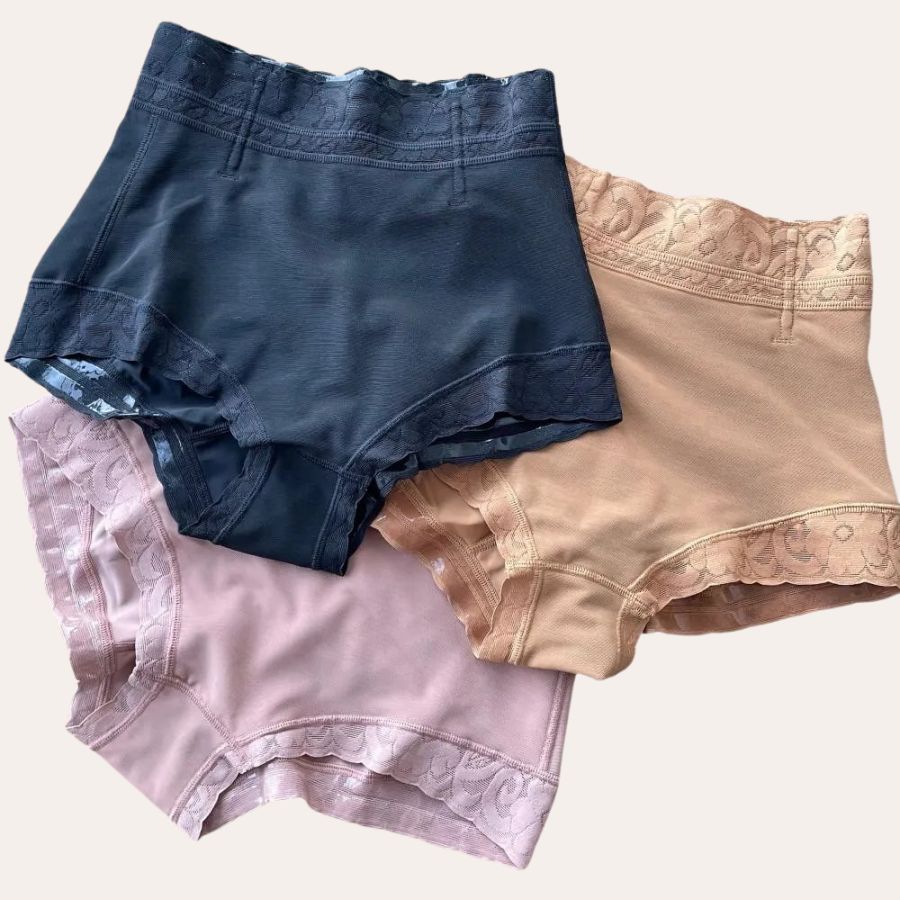 Culotte gainante en dentelle
